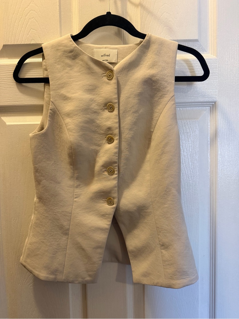 Aritzia Wilfred Cream Button-Front Sleeveless Vest